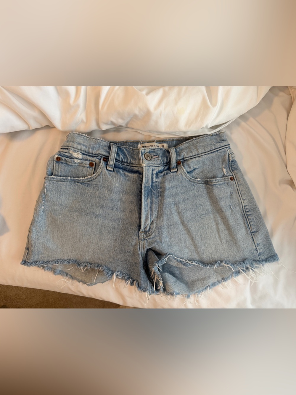 Abercrombie & Fitch Light Blue denim mom short